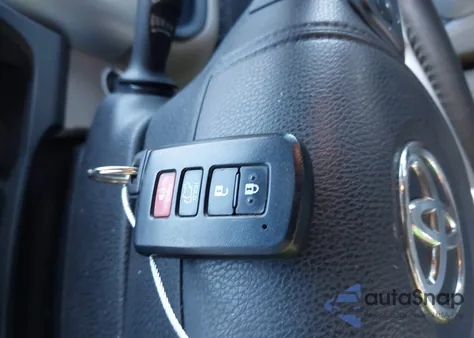 2015 Toyota Highlander Xle V6 z USA, uszkodzony, nr VIN 5TDJKRFH7FS096831